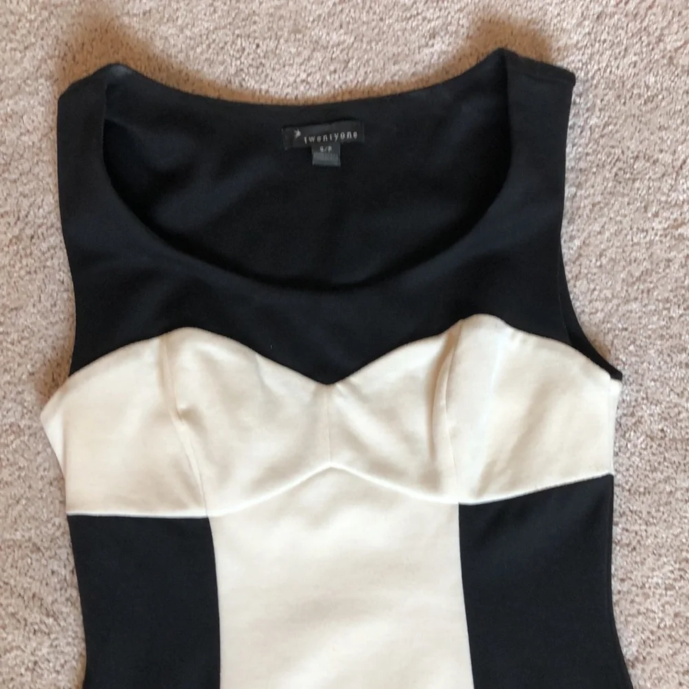 Mini Color Block Dress - Picture 3 of 6